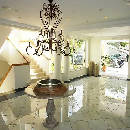 Ithea Hotel