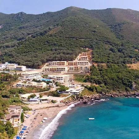 Ithea Hotel 4*